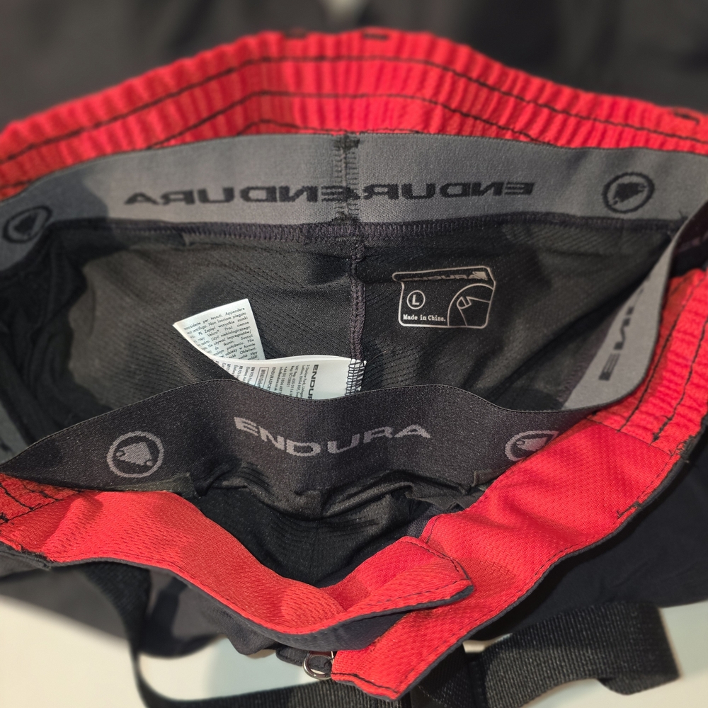 Endura Humvee Cycling Shorts W/ Clickfast Inner Liner Short,  Black/Red Sz L - Picture 3 of 9